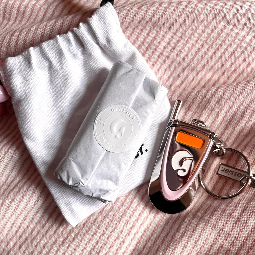 NWT Glossier LA keychain